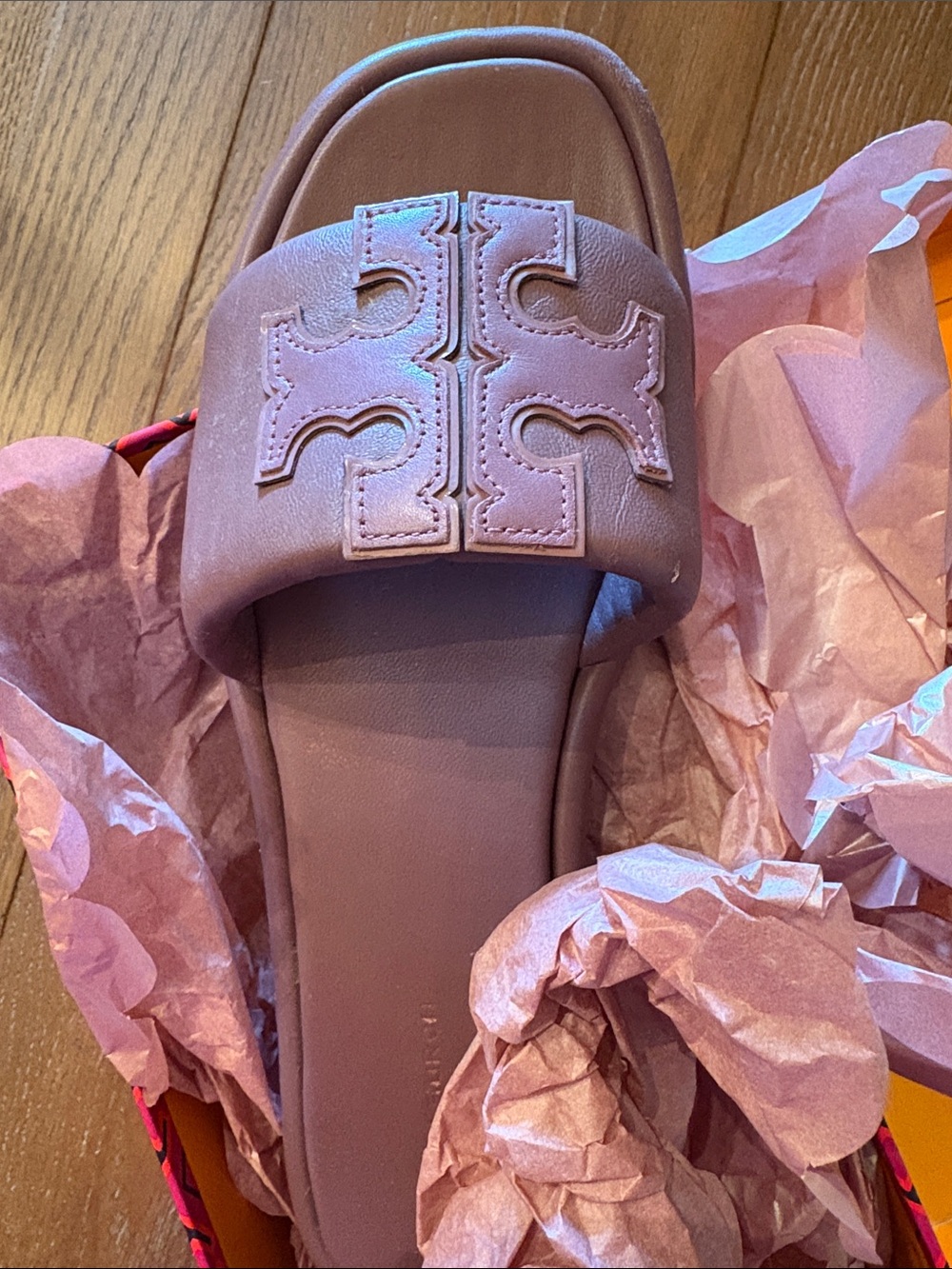 Tory Burch slides 8.5 mauve fair condition - Picture 2 of 10